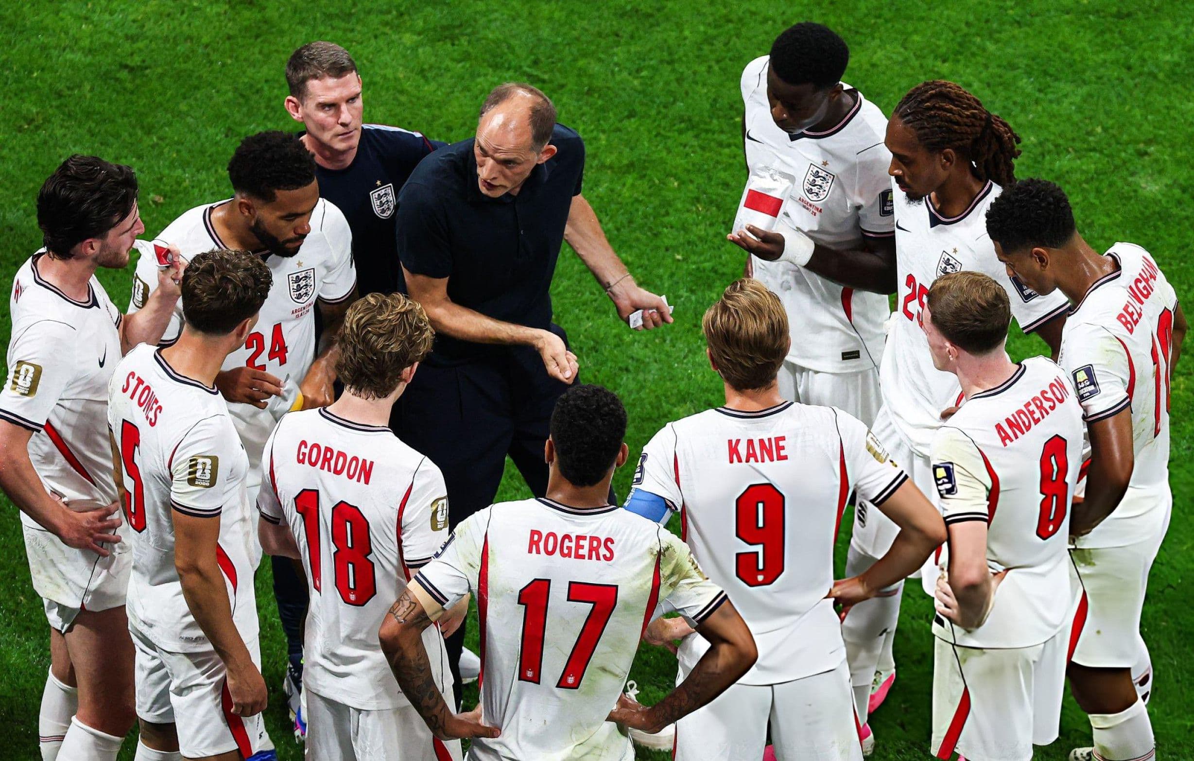Thomas Tuchel giving instructions